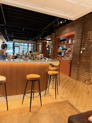 Tipsy Thaiger by null