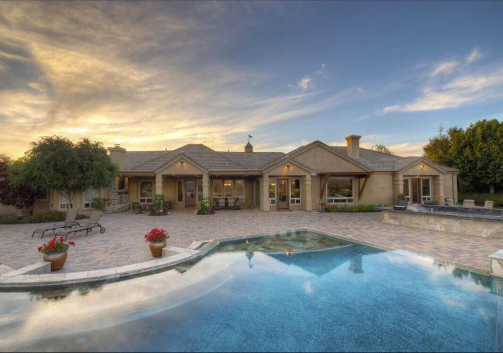 Slide of Expert Roofing Contractors