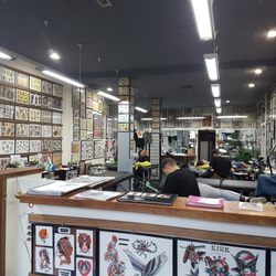 Good Luck Tattoo - Interior