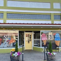 The Choc’Lit Shoppe - Ice cream and pizza!!!!