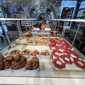 Paris Baguette - Bakeries Near Me - Buford, Georgia