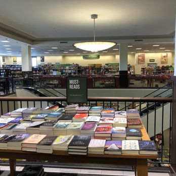 BARNES & NOBLE BOOKSELLERS - Updated October 2024 - 105 Photos & 63 ...