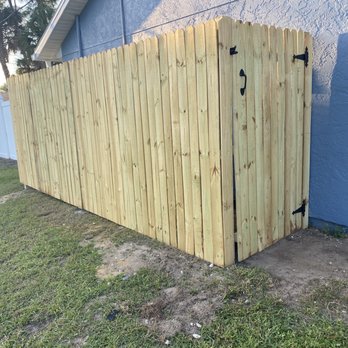 Rosa's General Maintenance Service - Privacy fence. - Handyman Near Me - North Port, Florida Rosa's General Maintenance Service - Privacy fence. - Handyman Near Me - North Port, Florida