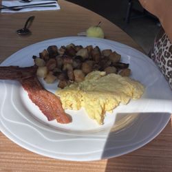 Bistro Bella Luna - Sides of bacon and potatoes with one egg