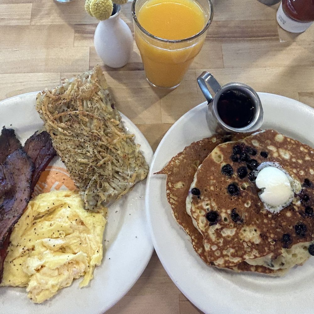 Matt's Big Breakfast Gilbert - The Hog & Chick and Short Stack Blueberry Griddlecakes - Breakfast & Brunch Near Me - Gilbert, Arizona Matt's Big Breakfast Gilbert - The Hog & Chick and Short Stack Blueberry Griddlecakes - Breakfast & Brunch Near Me - Gilbert, Arizona