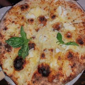 Pizzette - Caprino e Miele - Pizza Near Me - Miami Beach, Florida