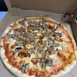 Fire 21 - mushroom & bbq chicken pizza