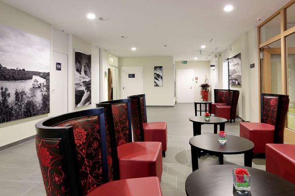 Hotel Bahnhof by null