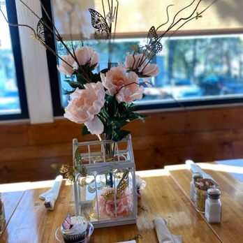 Five Loaves Cafe - Table decor - Sandwiches Near Me - Summerville, South Carolina Five Loaves Cafe - Table decor - Sandwiches Near Me - Summerville, South Carolina