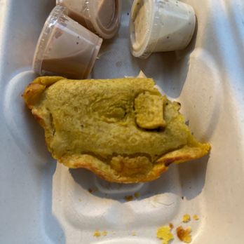 Mami's Empanadas - Beef empanada was bitter and unflavored - Latin American Near Me - Honolulu, Hawaii