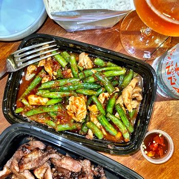 Ruen Pair - Pad Prik King with Chicken and BBQ Pork, takeout - Thai Near Me - Los Angeles, California Ruen Pair - Pad Prik King with Chicken and BBQ Pork, takeout - Thai Near Me - Los Angeles, California