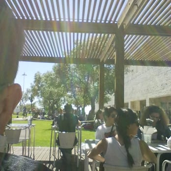 Este Oeste - Outside. - Sushi Bars Near Me - Lisbon, 11 Este Oeste - Outside. - Sushi Bars Near Me - Lisbon, 11