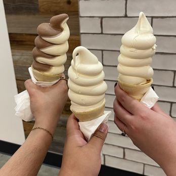 Meadowlark Dairy - choco vanilla swirl, and vanilla cones! - Ice Cream & Frozen Yogurt Near Me - Livermore, California Meadowlark Dairy - choco vanilla swirl, and vanilla cones! - Ice Cream & Frozen Yogurt Near Me - Livermore, California
