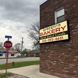 Roberto's Bakery - Outside (Side) parking on side street right off Van Born