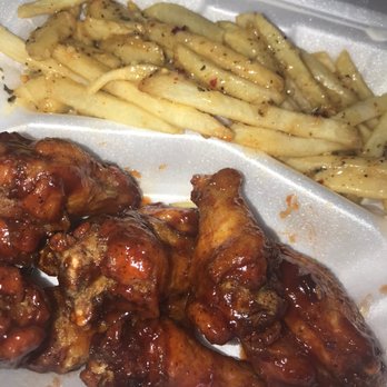 R&R Extreme Wings - 10 Pieces of Traditional Wings Fries - Chicken Wings Near Me - Indianapolis, Indiana R&R Extreme Wings - 10 Pieces of Traditional Wings Fries - Chicken Wings Near Me - Indianapolis, Indiana
