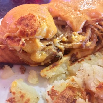 Tommy's Diner - Special- bbq brisket eggs benedict. (Be aware it contains pickles) #UpCloseSavor XP - Diners Near Me - Columbus, Ohio