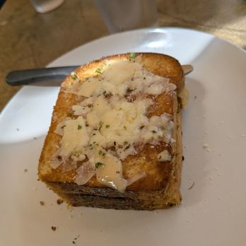 Cold Spring Depot Restaurant - Some kind of Garlic Bread - American Near Me - Cold Spring, New York Cold Spring Depot Restaurant - Some kind of Garlic Bread - American Near Me - Cold Spring, New York