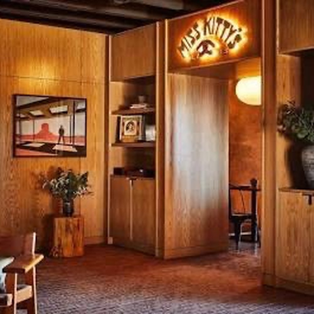 Entrance to Miss Kitty's restaurant and bar from the lobby