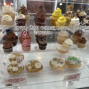 Little Miss Cupcape - Cupcakes Near Me - Boston, Massachusetts