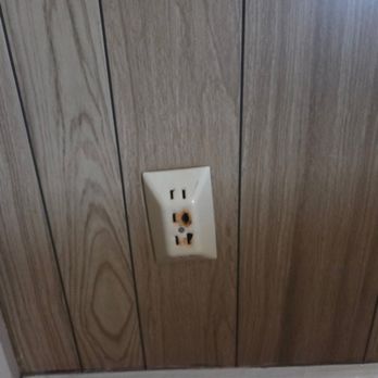 BG Electric Service - Burn outlet - Electricians Near Me - Philadelphia, Pennsylvania BG Electric Service - Burn outlet - Electricians Near Me - Philadelphia, Pennsylvania