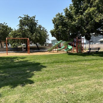 Queen Park - Kids playground - Parks Near Me - Inglewood, California Queen Park - Kids playground - Parks Near Me - Inglewood, California