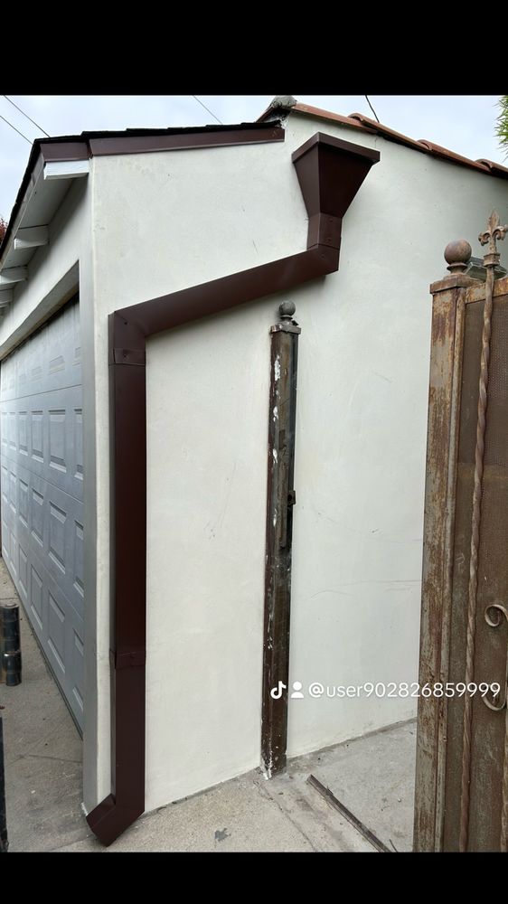 Slide of Geo' Metal And Gutters