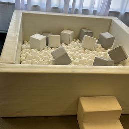 Ball pit Ball pit