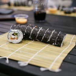 Tastify - Sushi Rolling Class