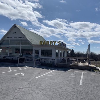 Harry’s Charbroiled - Restaurant - Burgers Near Me - Prince Edward, Ontario
