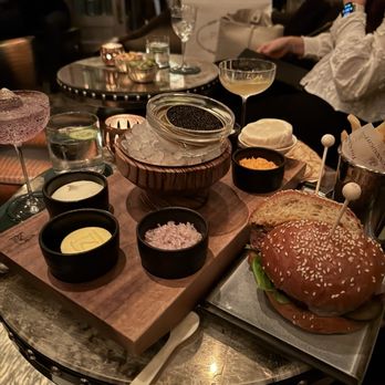 Connaught Bar - Caviar, burger and martinis - Bars Near Me - London, XGL
