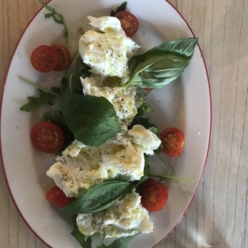 Oh Julia - Büffelmozzarella a,g Kirschtomaten, Basilikum, Olivenöl und Brot Buffalo mozzarella Cherry tomatoes, basil, olive oil, and bread - Pizza Near Me - Stuttgart, BW