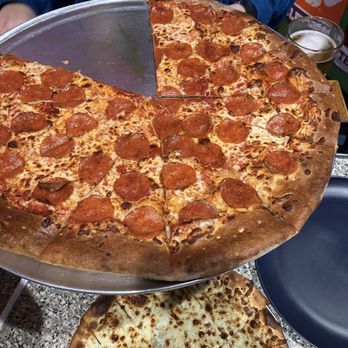 Big Papa's - Pepperoni pie - Pizza Near Me - Schertz, Texas Big Papa's - Pepperoni pie - Pizza Near Me - Schertz, Texas
