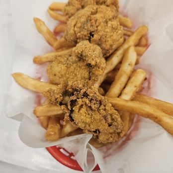 Cajun Crab Waikiki - Fried oyster - Seafood Near Me - Honolulu, Hawaii