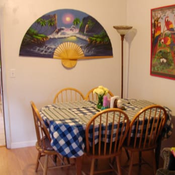 Mi Casita Guest House - Dining Area - Hostels Near Me - Eugene, Oregon Mi Casita Guest House - Dining Area - Hostels Near Me - Eugene, Oregon