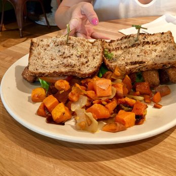 True Food Kitchen - Tempeh bacon lettuce tomato sandwich (vegan) - Vegetarian Near Me - Pasadena, California