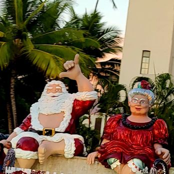 Honolulu City Lights - Shaka Santa and Tutu Mele are here for da holidays! - Festivals Near Me - Honolulu, Hawaii Honolulu City Lights - Shaka Santa and Tutu Mele are here for da holidays! - Festivals Near Me - Honolulu, Hawaii