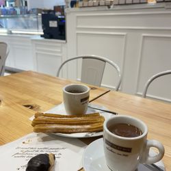Chocolat-Box - Mini chocolate croissant enrobed in chocolate with hot chocolate and churros²