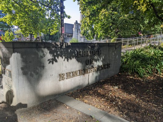 Bridge of Remembrance by null