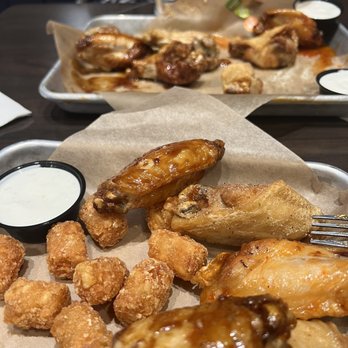 Buffalo Wild Wings - Wings and tots - American Near Me - Charlotte, North Carolina Buffalo Wild Wings - Wings and tots - American Near Me - Charlotte, North Carolina