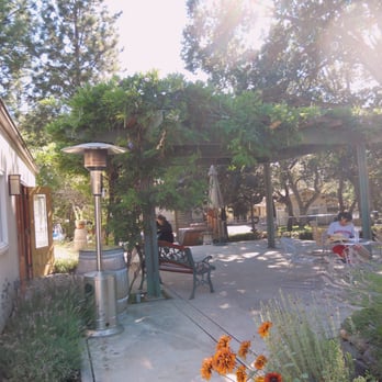 Grizzly Peak Winery - Patio outside tasting room Sept 2011 - Wineries Near Me - Ashland, Oregon