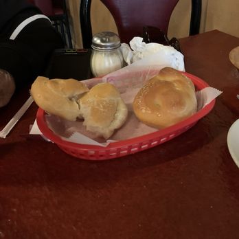 Luigis Italian Restaurant - Basket of bread - Italian Near Me - Mattoon, Illinois Luigis Italian Restaurant - Basket of bread - Italian Near Me - Mattoon, Illinois