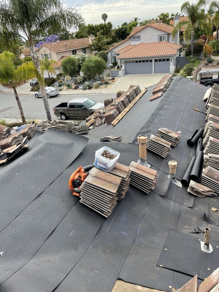 Slide of Hernandez Roofing