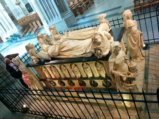 Cathédrale Saint-Pierre-et-Saint-Paul de Nantes by null