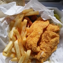 2 piece catfish basket lunch special $5 and change delicious
