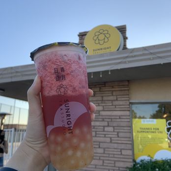Sunright Tea Studio - San Gabriel - Strawberry Green Tea (before shaken) - Bubble Tea Near Me - San Gabriel, California