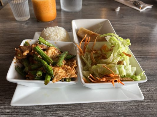 Watdongmoonlek Noodle by null