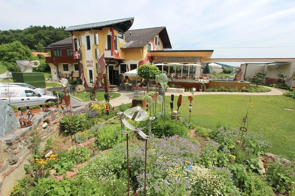 Malerwinkl Restaurant + Kunsthotel + Vinothek by null