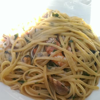 Tiramisù - Linguine frutti mare. - Pizza Near Me - Taormina, Maine