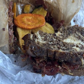 EddieWorld - Pastrami sandwich - Service Stations Near Me - Yermo, California