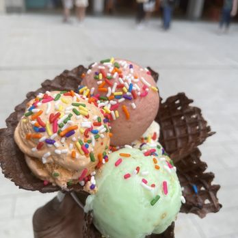 Ice Cream Jubilee - Ice cream cup - Ice Cream & Frozen Yogurt Near Me - Arlington, Virginia Ice Cream Jubilee - Ice cream cup - Ice Cream & Frozen Yogurt Near Me - Arlington, Virginia